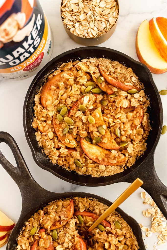 apple crisp with oats, chai spices and pumpkin seeds
