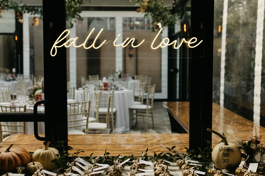 fall wedding neon sign _fall in love_