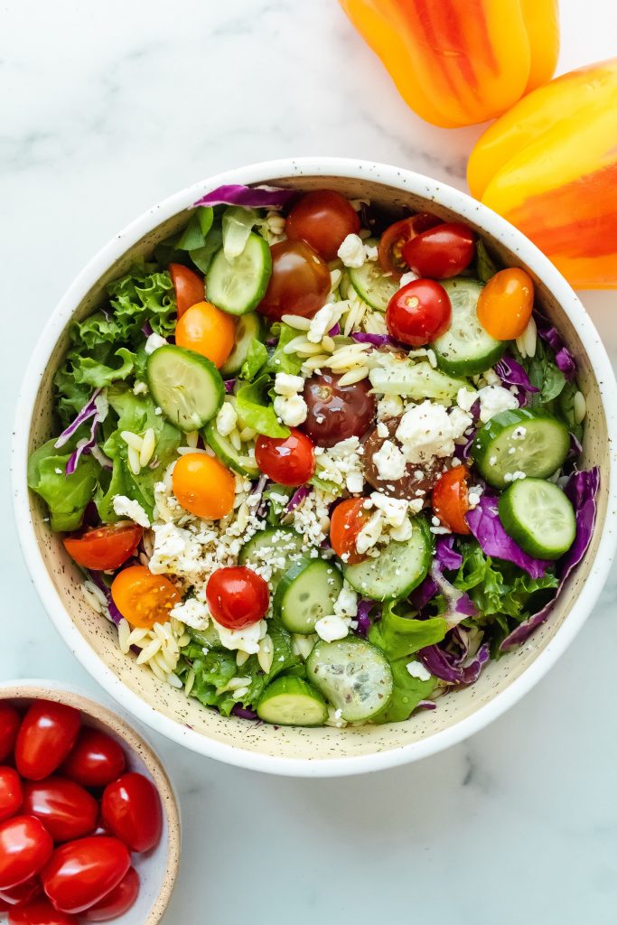 greek orzo salad with peppers