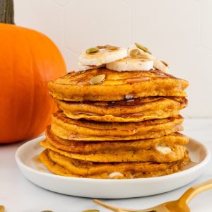 healthy-pumpkin-protein-pancakes-with-white-chocolate-chips