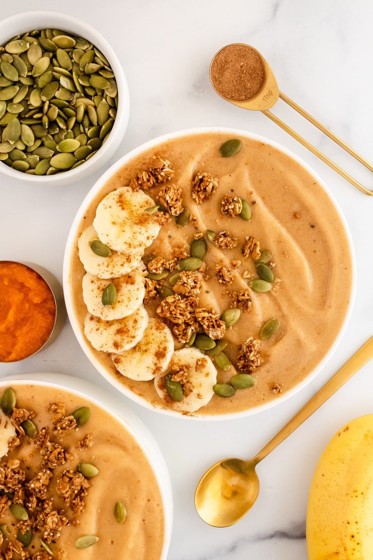 healthy-pumpkin-smoothie-bowl