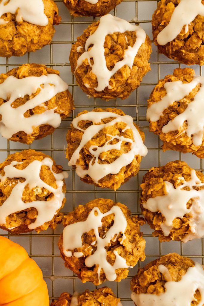 healthy-soft-pumpkin-oatmeal-cookies