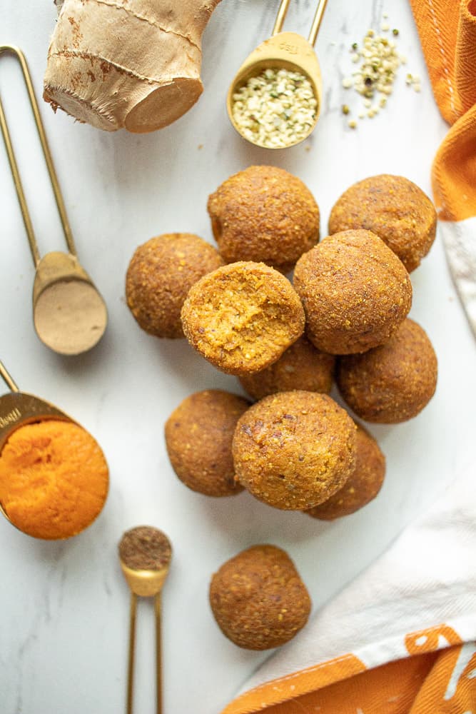 how to make pumpkin superfood energy bites 