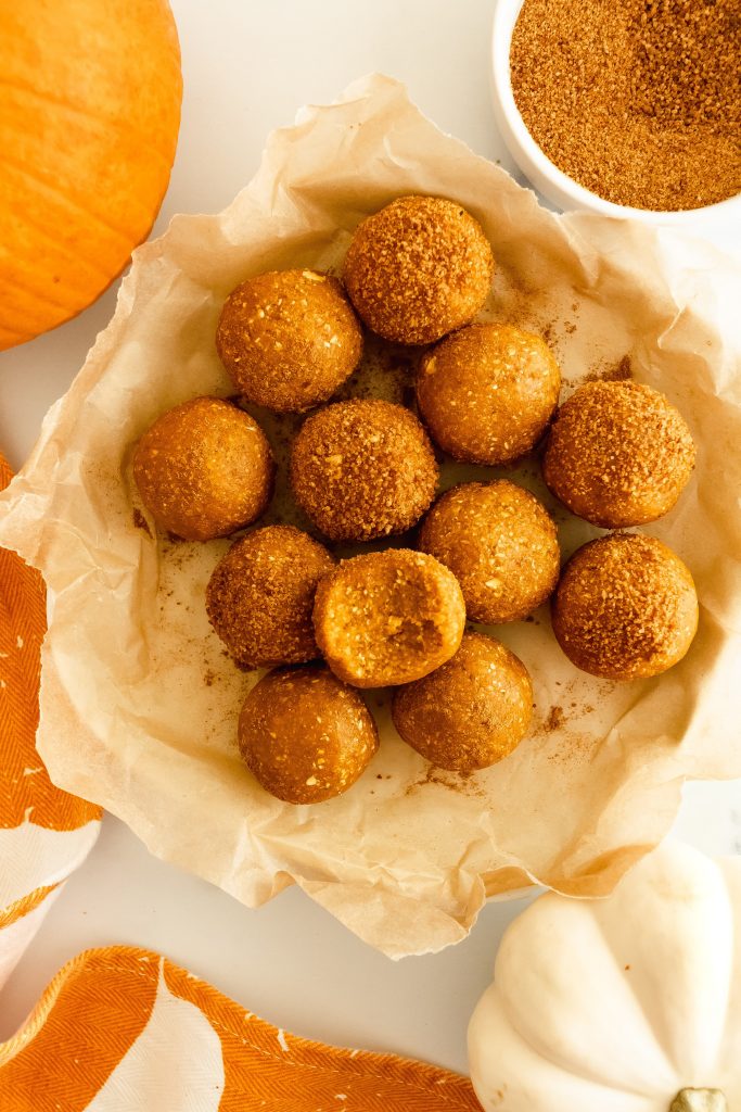 no bake pumpkin snickerdoodle energy bites