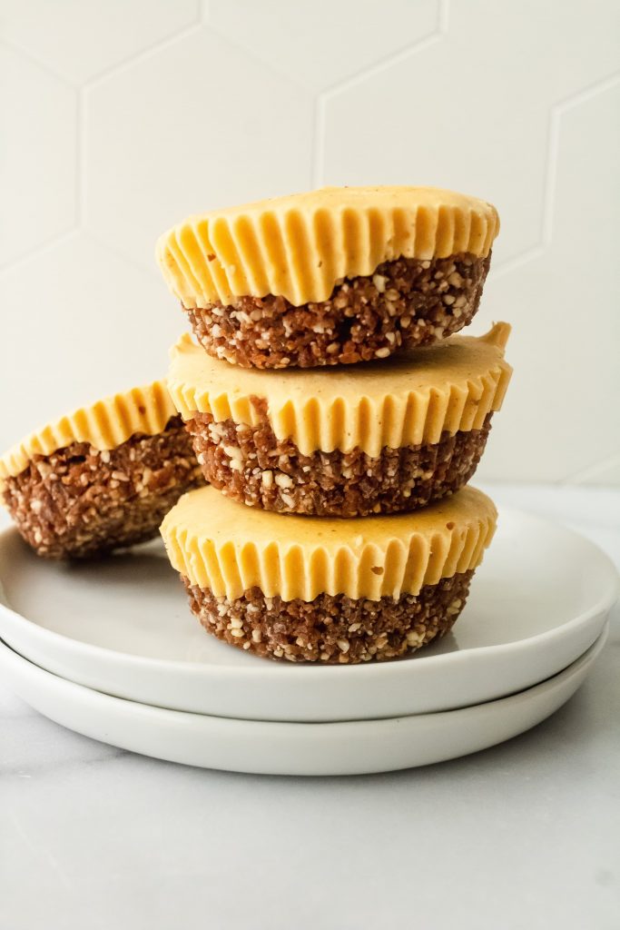 raw-pumpkin-cheesecakes