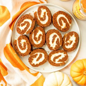 simple and delicious pumpkin roll