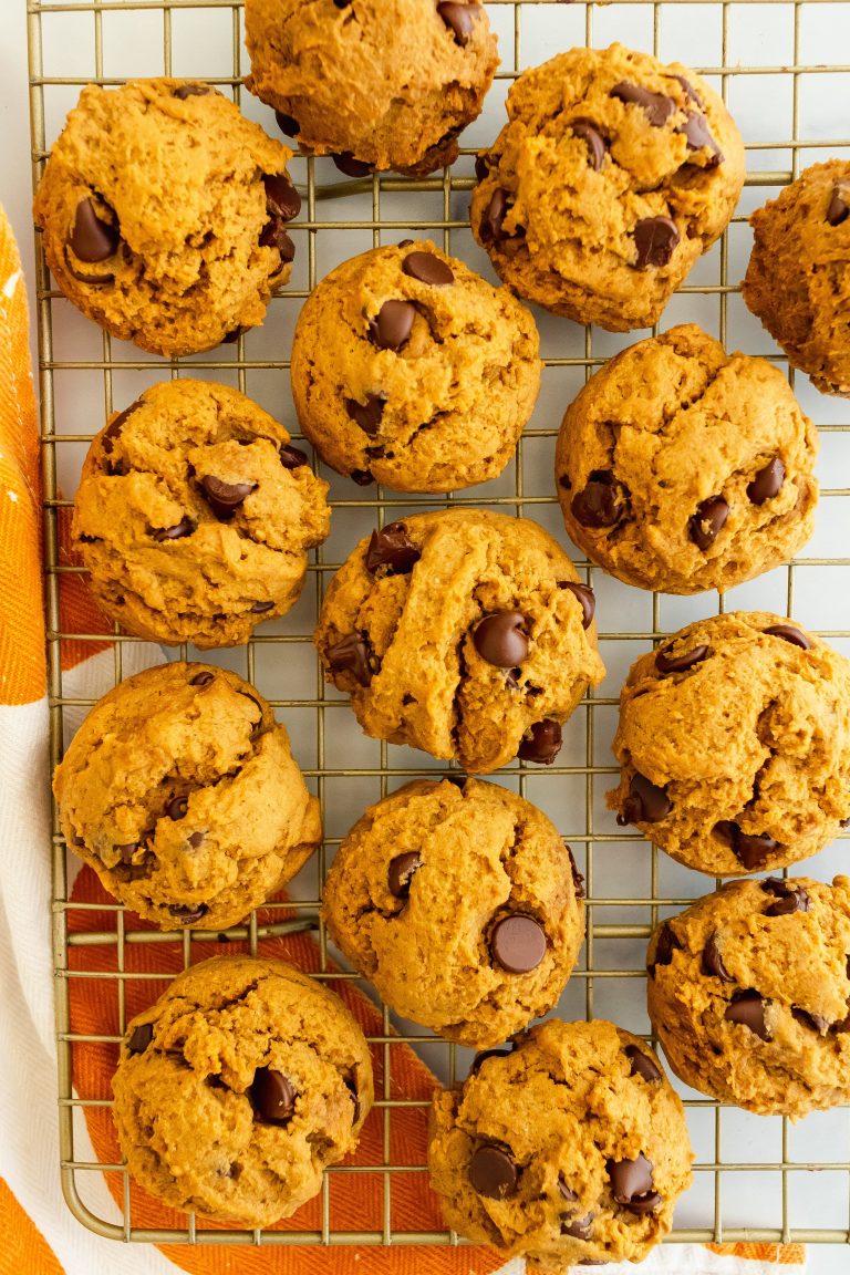 vegan pumpkin chocolate chip cookies