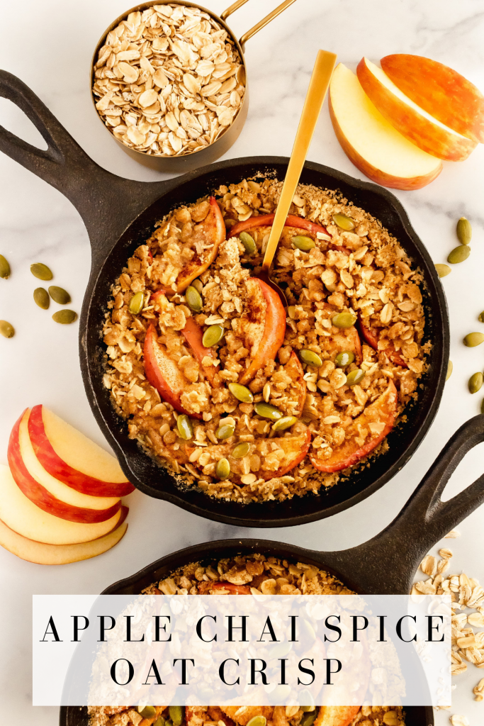 healthy oat crisp with apples and chai spices 